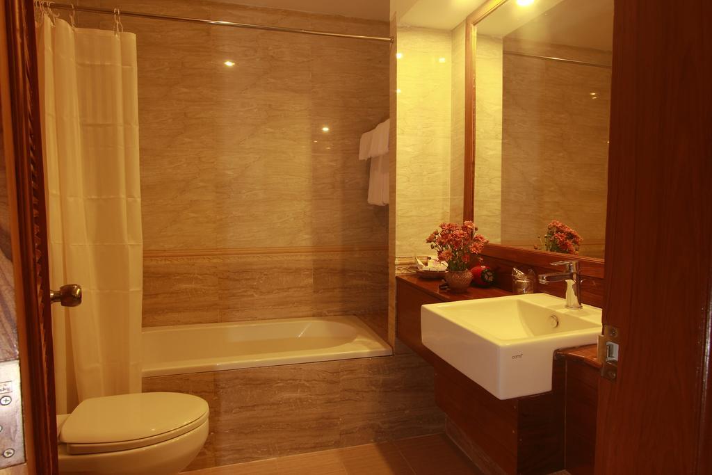 Raza Gyo Hotel Баган Екстер'єр фото