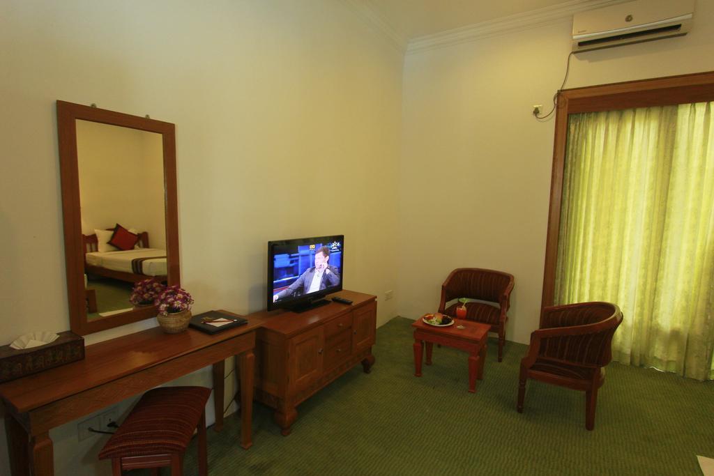 Raza Gyo Hotel Баган Екстер'єр фото