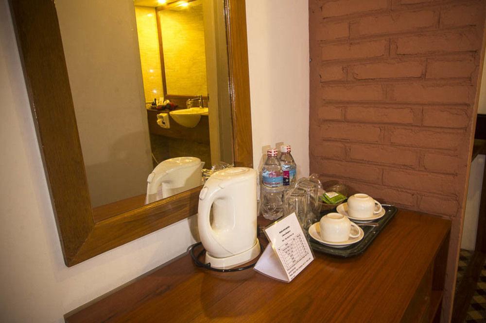 Raza Gyo Hotel Баган Екстер'єр фото