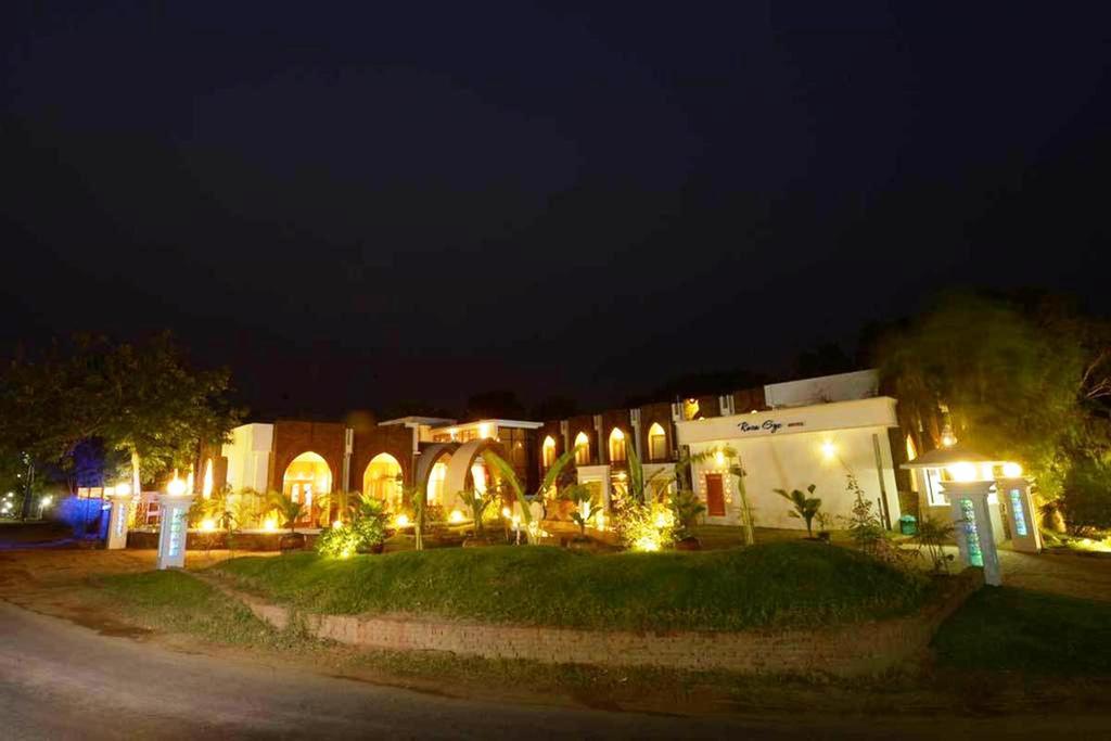 Raza Gyo Hotel Баган Екстер'єр фото