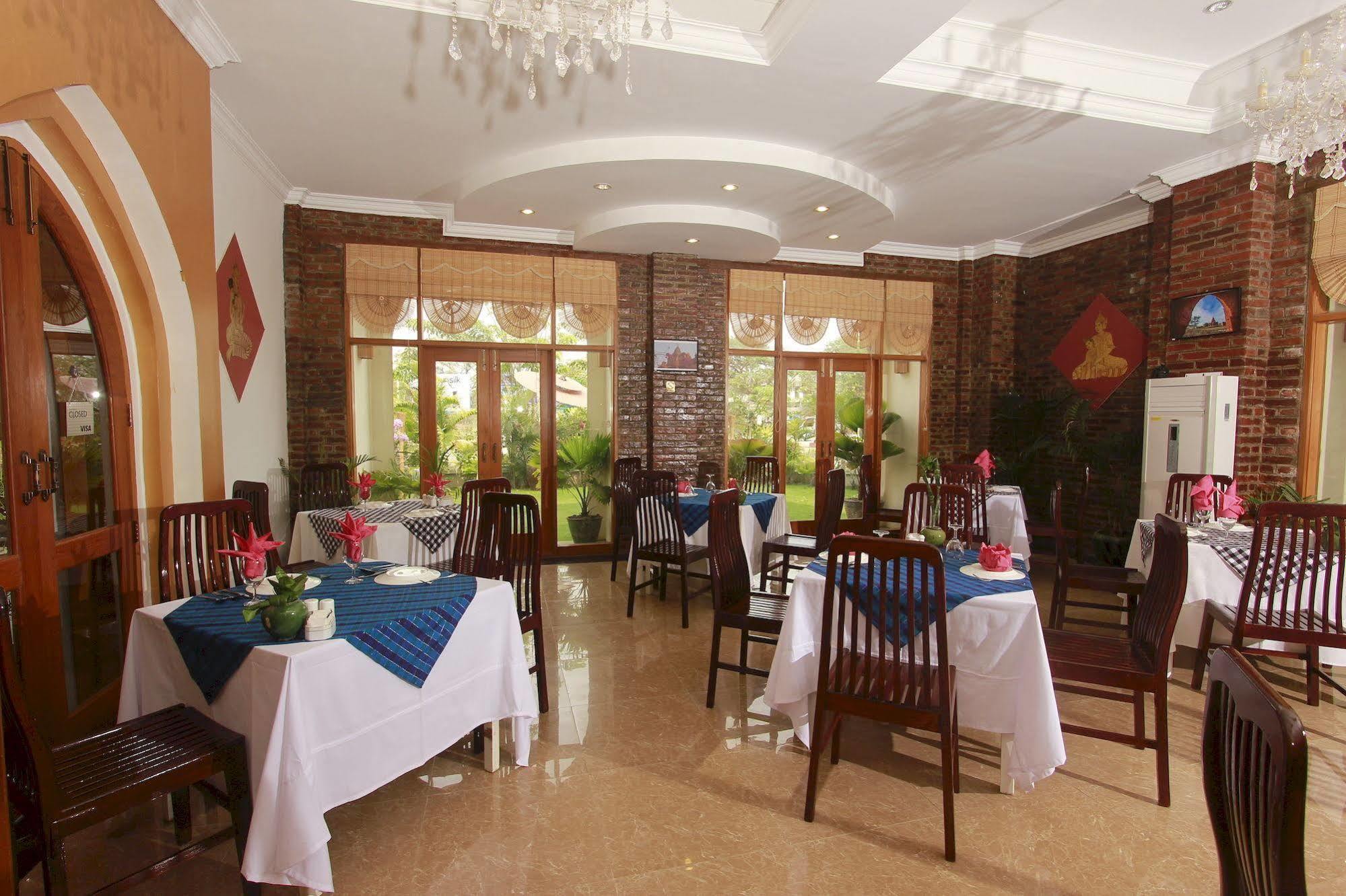 Raza Gyo Hotel Баган Екстер'єр фото