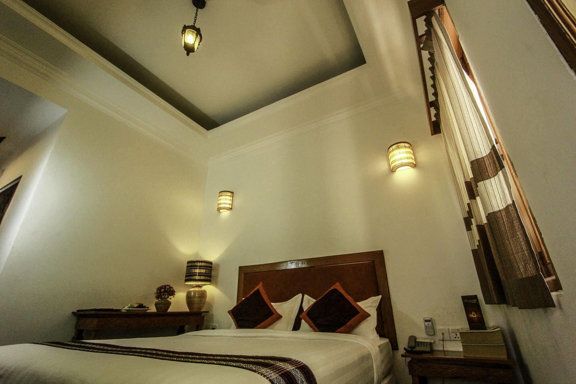 Raza Gyo Hotel Баган Екстер'єр фото