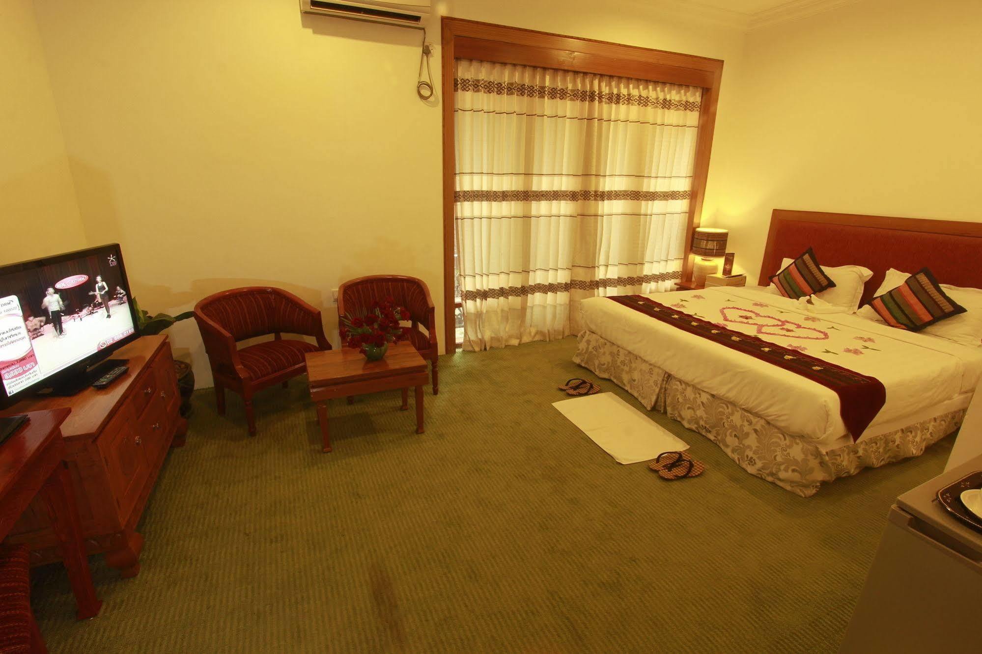 Raza Gyo Hotel Баган Екстер'єр фото