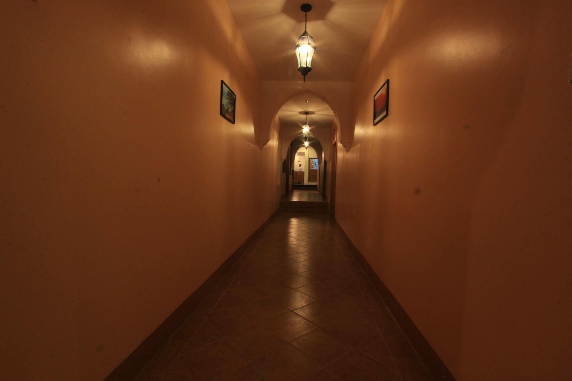 Raza Gyo Hotel Баган Екстер'єр фото